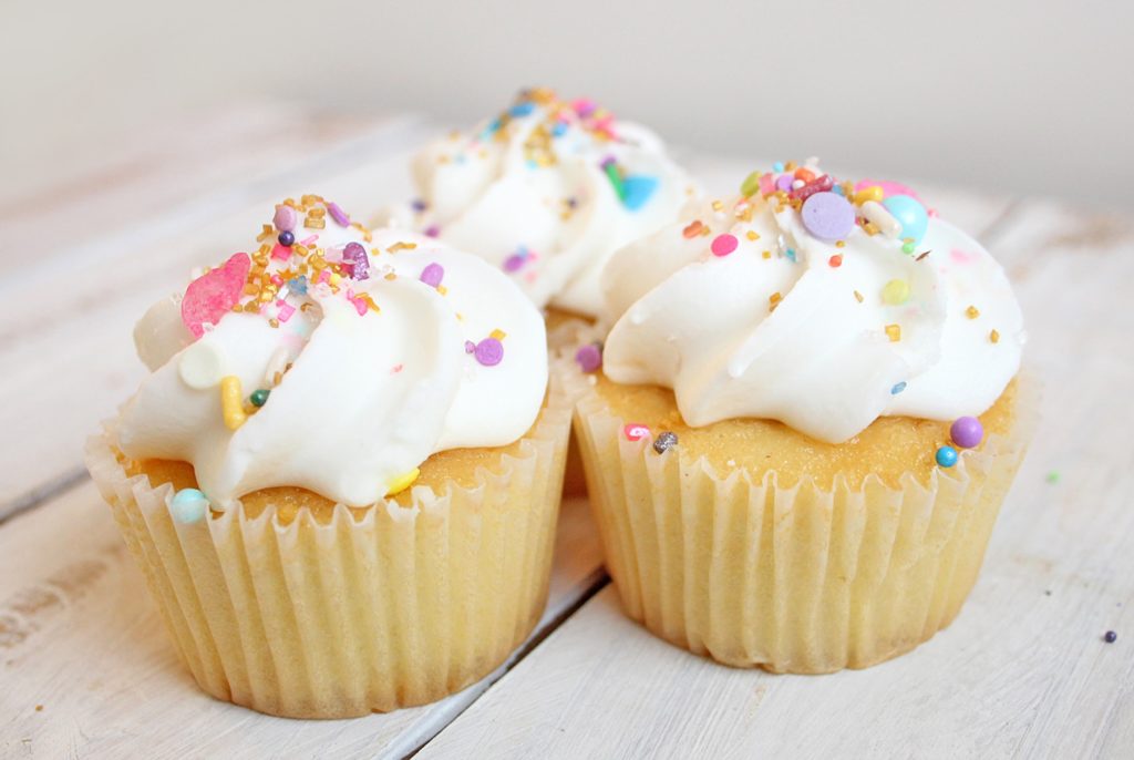 Simple Vanilla Cupcakes