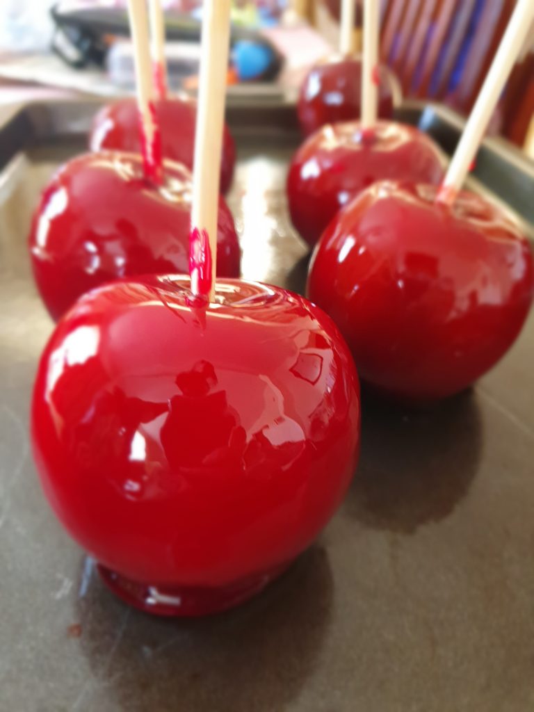 Homemade Toffee Apples - Miller In The City